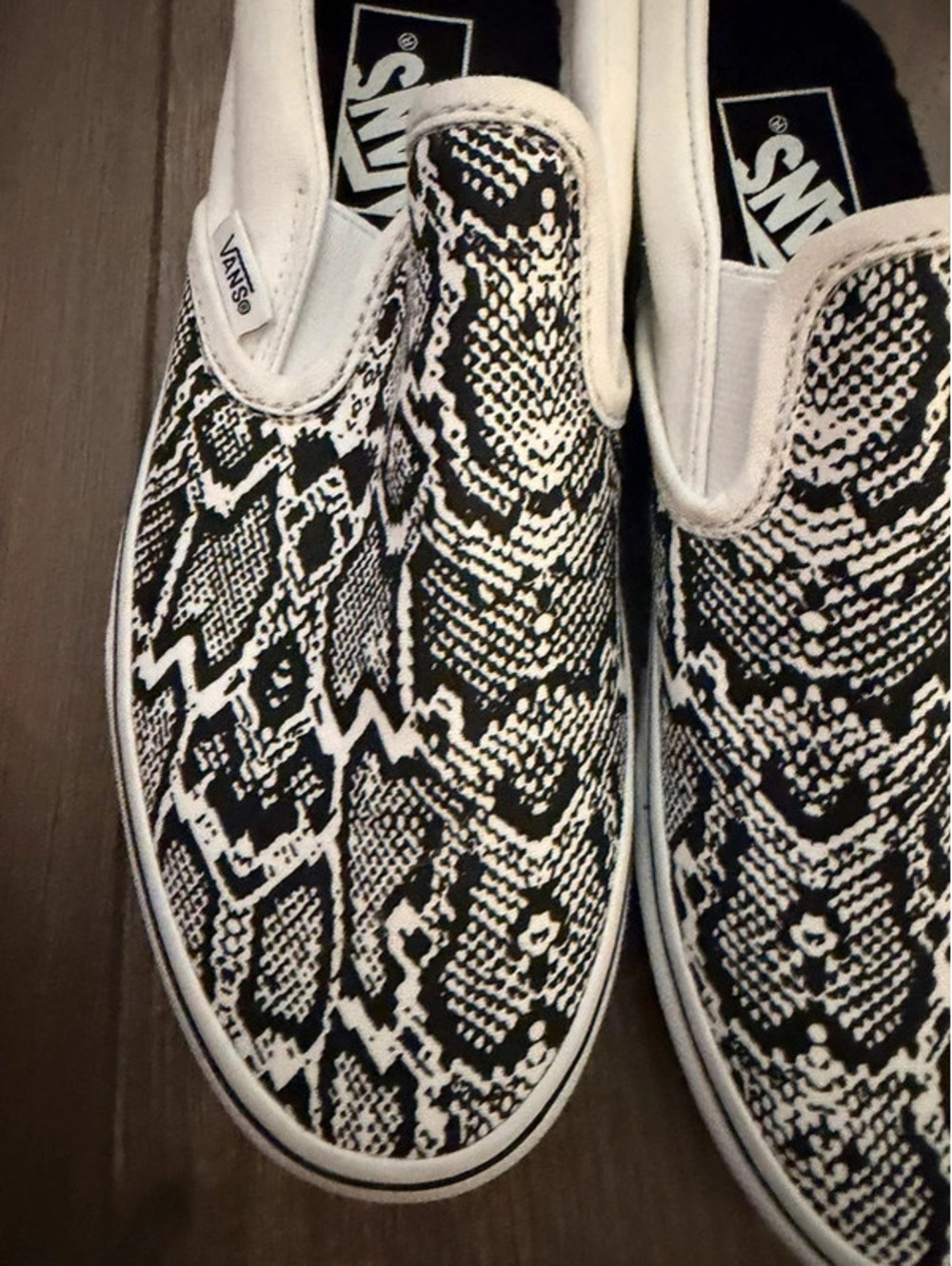Vans nwt - Picture 2 of 3
